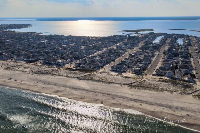 111 President Avenue, Lavallette, NJ 08735