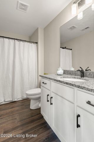 5011 Woodridge Lake Blvd, Louisville, KY 40272