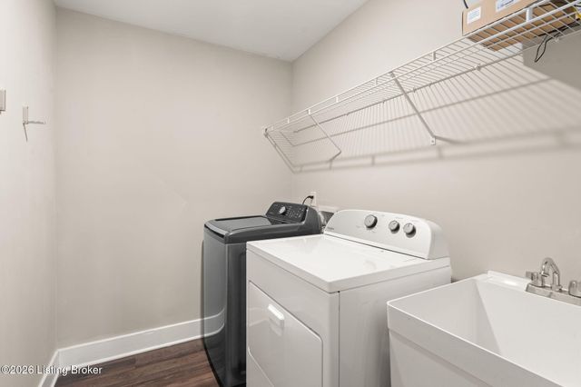 5011 Woodridge Lake Blvd, Louisville, KY 40272