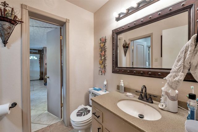 2913 18th Avenue N, Texas City, TX 77590