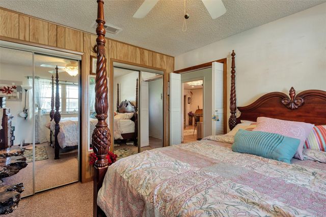 2913 18th Avenue N, Texas City, TX 77590
