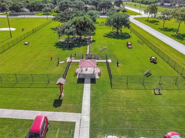 2913 18th Avenue N, Texas City, TX 77590
