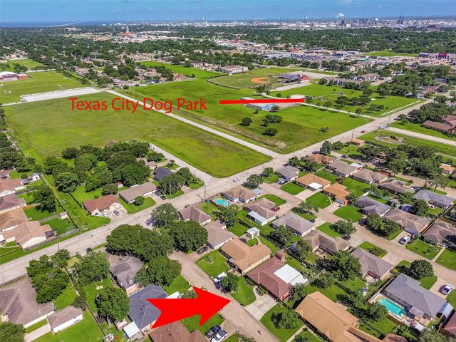 2913 18th Avenue N, Texas City, TX 77590