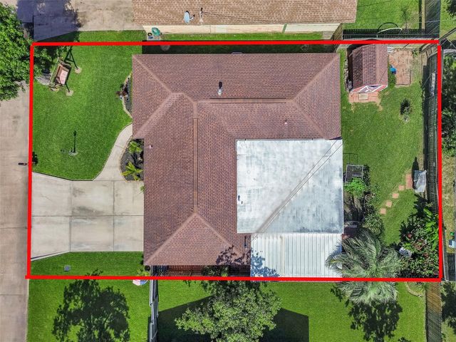 2913 18th Avenue N, Texas City, TX 77590