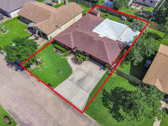 2913 18th Avenue N, Texas City, TX 77590