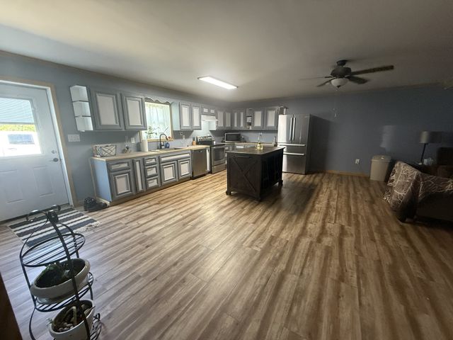 300 Maxwell Hill Rd, Pulaski, TN 38478