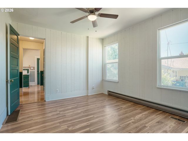 844 CORBY St, Woodburn, OR 97071