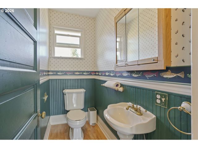 844 CORBY St, Woodburn, OR 97071
