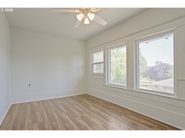 844 CORBY St, Woodburn, OR 97071