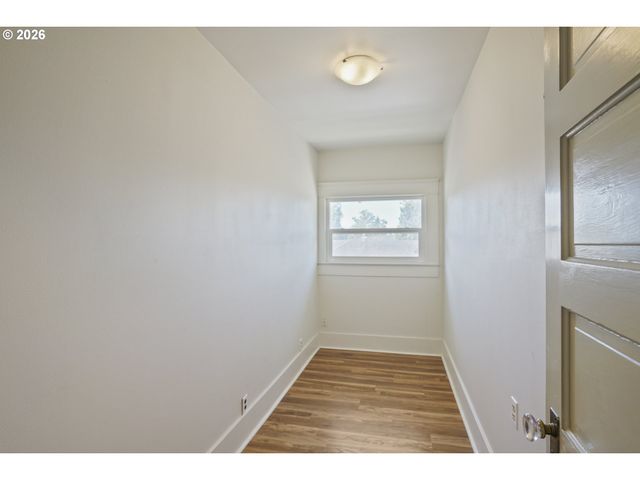 844 CORBY St, Woodburn, OR 97071