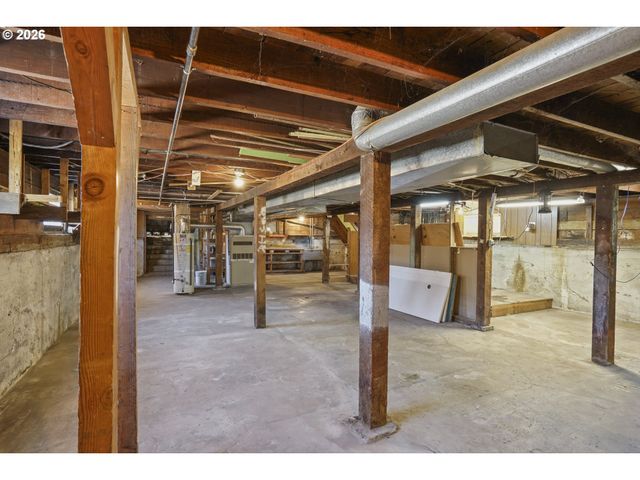 844 CORBY St, Woodburn, OR 97071