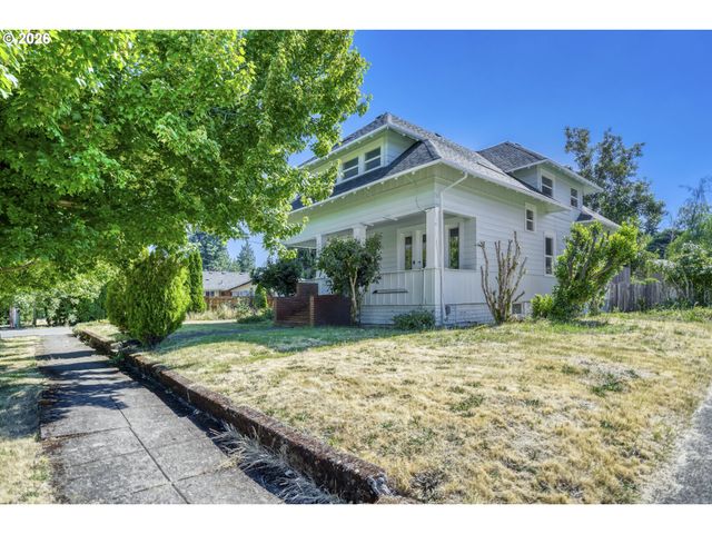 844 CORBY St, Woodburn, OR 97071