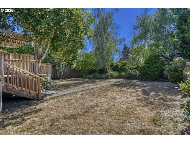 844 CORBY St, Woodburn, OR 97071