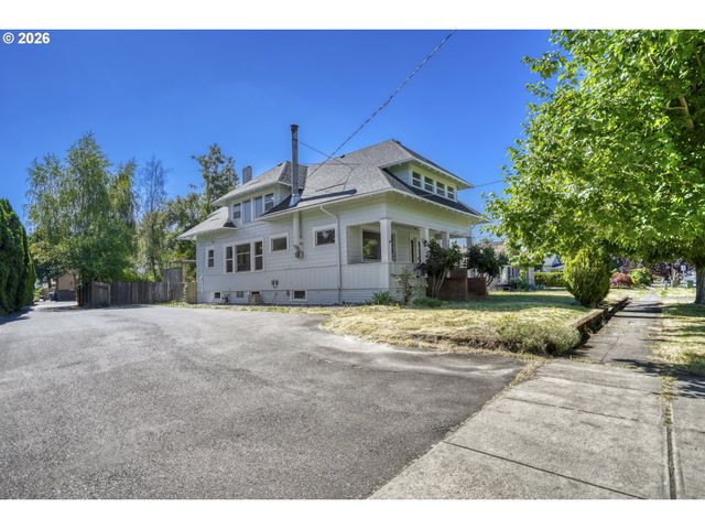 844 CORBY St, Woodburn, OR 97071