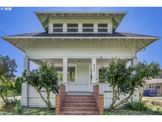 844 CORBY St, Woodburn, OR 97071