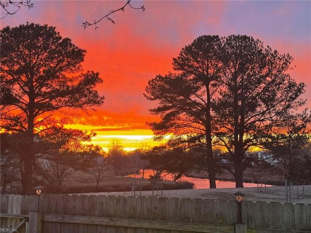 1405 Snow CRES, Virginia Beach, VA 23453