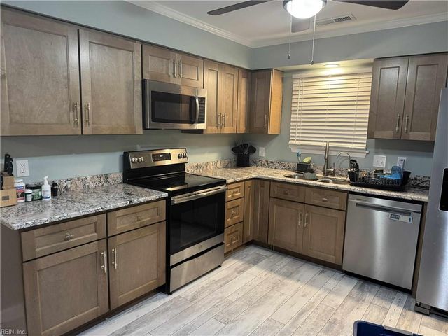 1405 Snow CRES, Virginia Beach, VA 23453