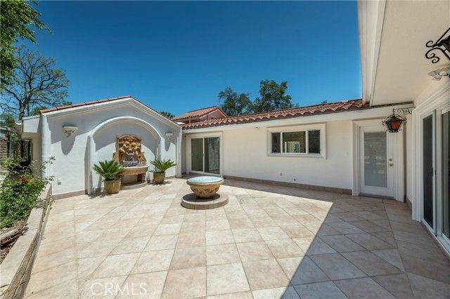 16379 Meadowridge Road, Encino (los Angeles), CA 91436