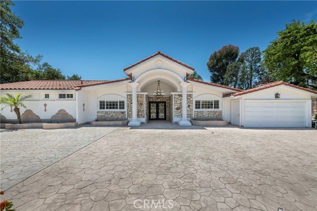 16379 Meadowridge Road, Encino (los Angeles), CA 91436