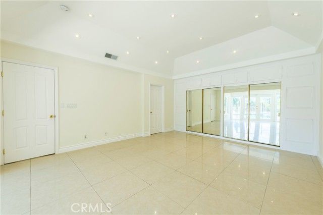 16379 Meadowridge Road, Encino (los Angeles), CA 91436