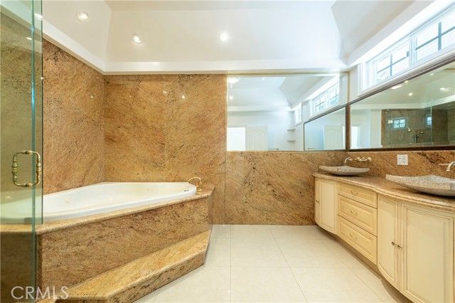 16379 Meadowridge Road, Encino (los Angeles), CA 91436