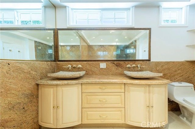 16379 Meadowridge Road, Encino (los Angeles), CA 91436