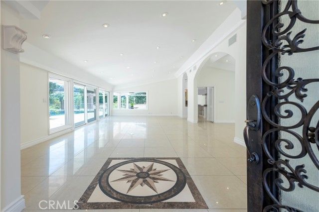 16379 Meadowridge Road, Encino (los Angeles), CA 91436