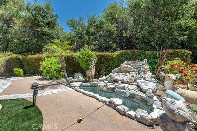 16379 Meadowridge Road, Encino (los Angeles), CA 91436