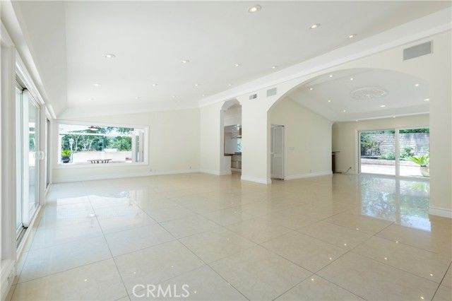 16379 Meadowridge Road, Encino (los Angeles), CA 91436