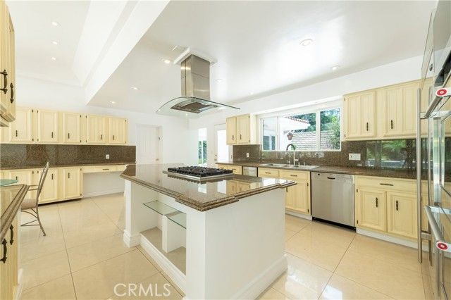 16379 Meadowridge Road, Encino (los Angeles), CA 91436