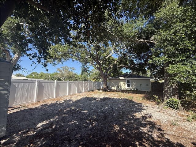 1348 FRIEND AVENUE, Clearwater, FL 33756