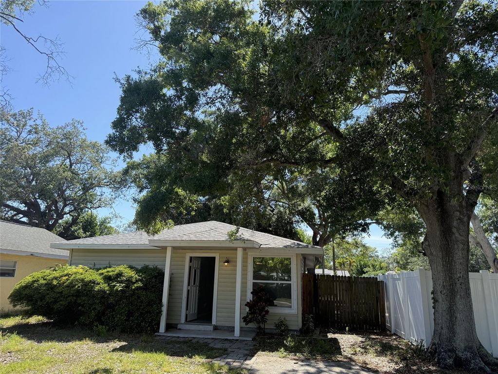1348 FRIEND AVENUE, Clearwater, FL 33756