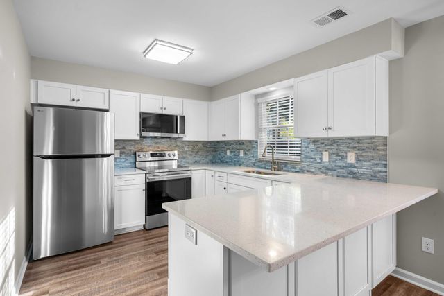 8335 Coventry, North Charleston, SC 29420