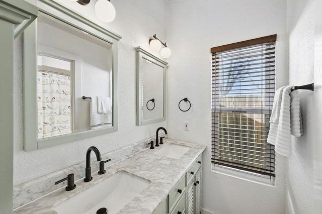 5610 Fence ROW, Austin, TX 78744