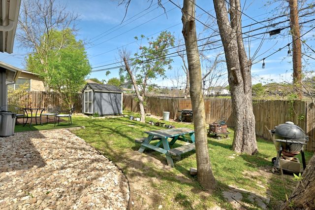 5610 Fence ROW, Austin, TX 78744