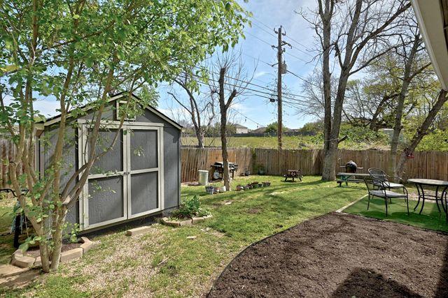 5610 Fence ROW, Austin, TX 78744