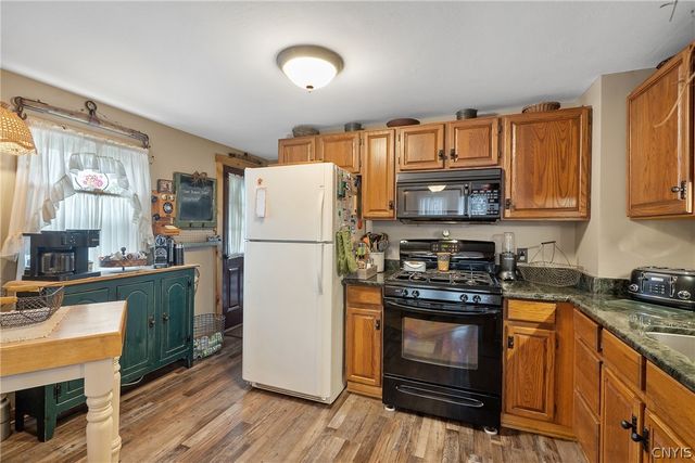 204 Stonefield Road, Onondaga, NY 13205