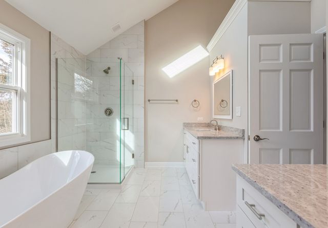 6105 N Wyndwood Drive, Crystal Lake, IL 60014