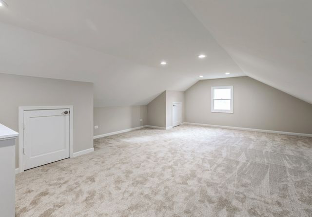 6105 N Wyndwood Drive, Crystal Lake, IL 60014