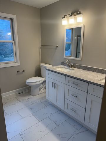 6105 N Wyndwood Drive, Crystal Lake, IL 60014