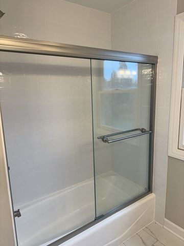 6105 N Wyndwood Drive, Crystal Lake, IL 60014