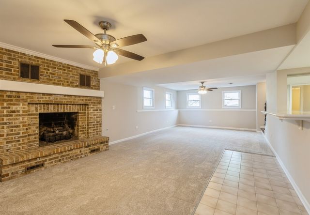 6105 N Wyndwood Drive, Crystal Lake, IL 60014