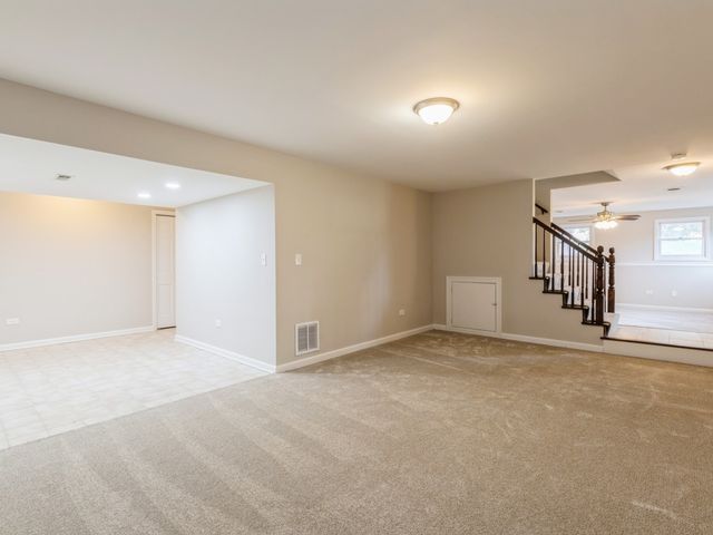 6105 N Wyndwood Drive, Crystal Lake, IL 60014