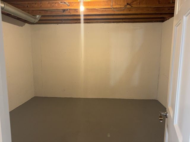 6105 N Wyndwood Drive, Crystal Lake, IL 60014