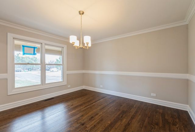 6105 N Wyndwood Drive, Crystal Lake, IL 60014