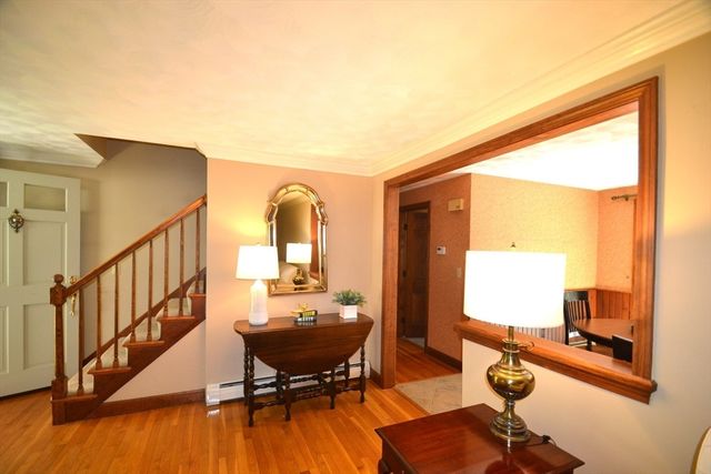 18 Bennett Rd, Rochester, MA 02770