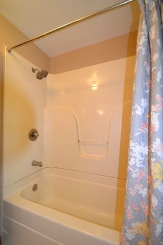 18 Bennett Rd, Rochester, MA 02770