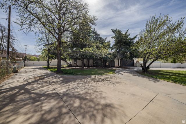 230 N 500 W, Moab, UT 84532