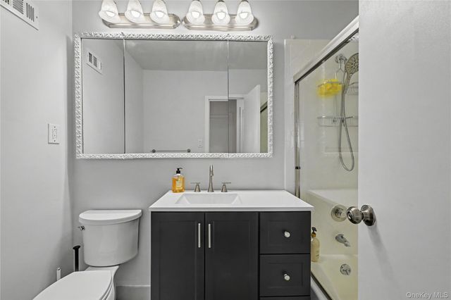 15 Stewart Place 12A, White Plains, NY 10603