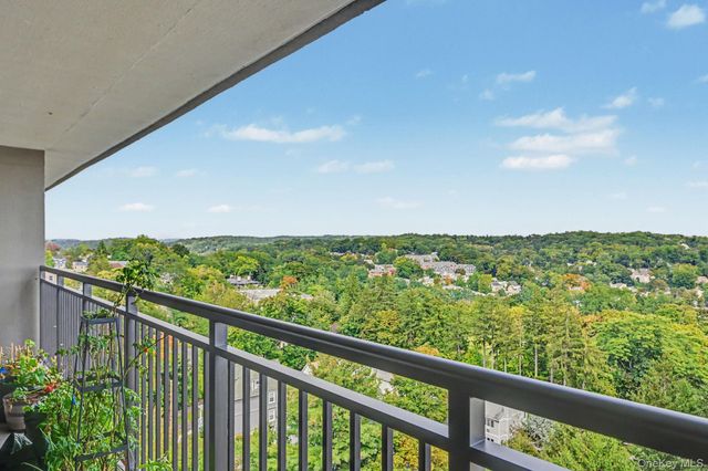 15 Stewart Place 12A, White Plains, NY 10603